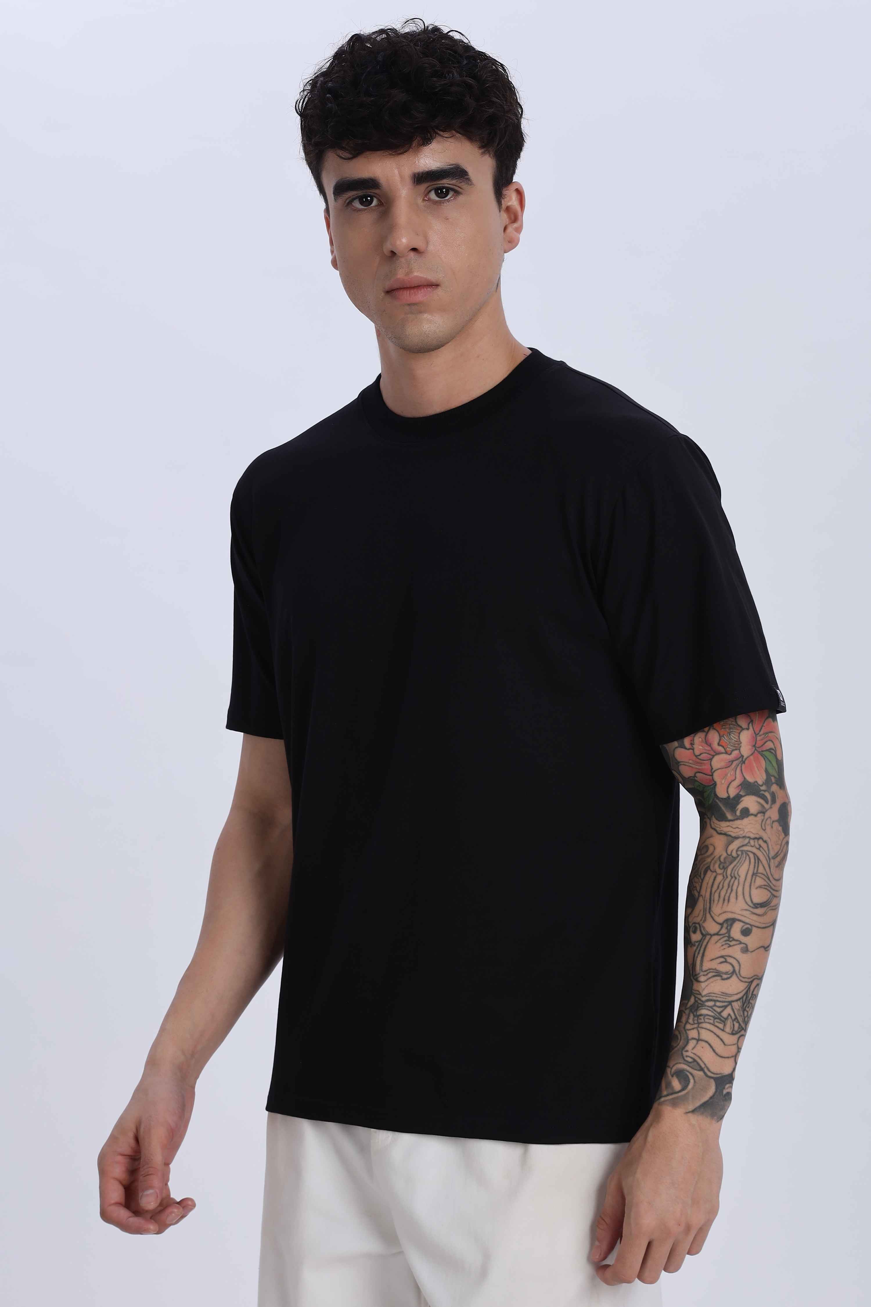 Relaxed Fit Black Tshirt
