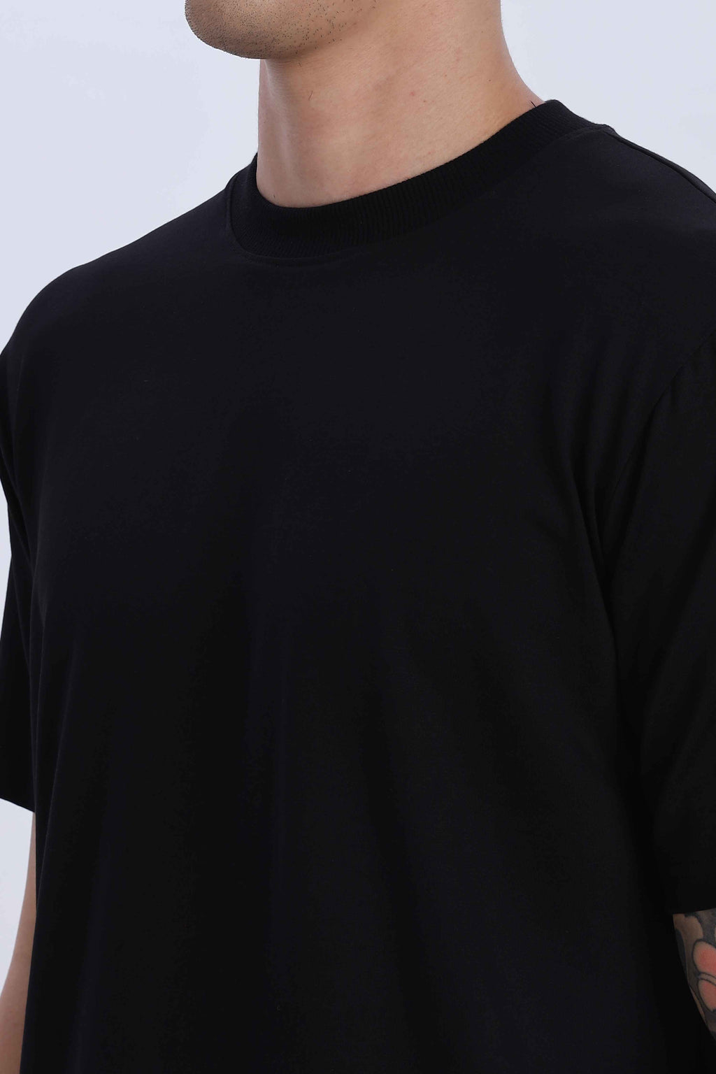Relaxed Fit Black Tshirt
