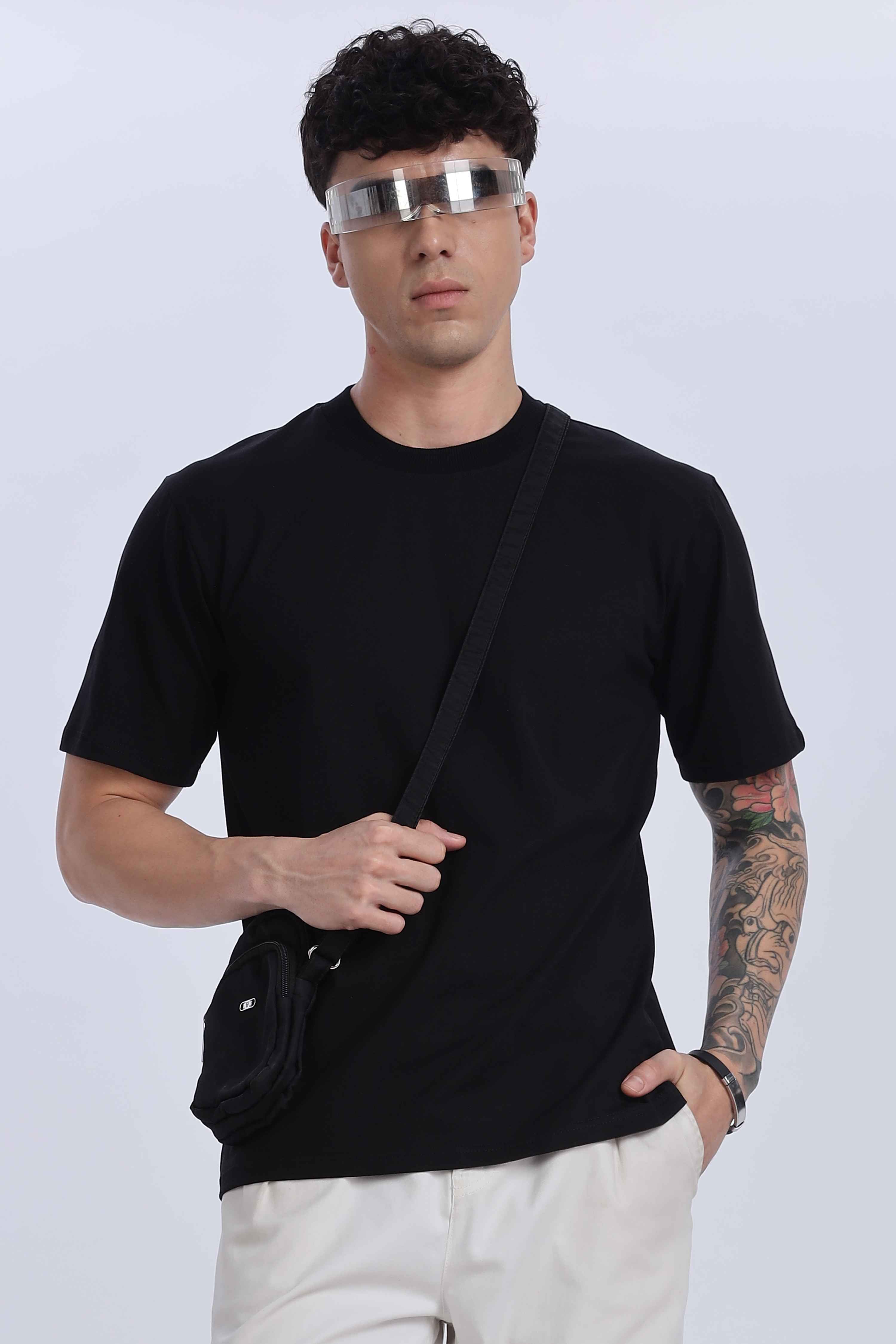 Relaxed Fit Black Tshirt